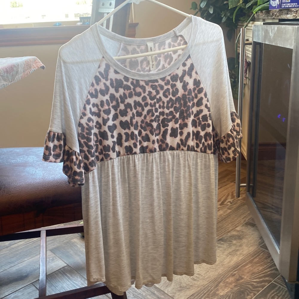 Worn several times and still in great shape, very cute!